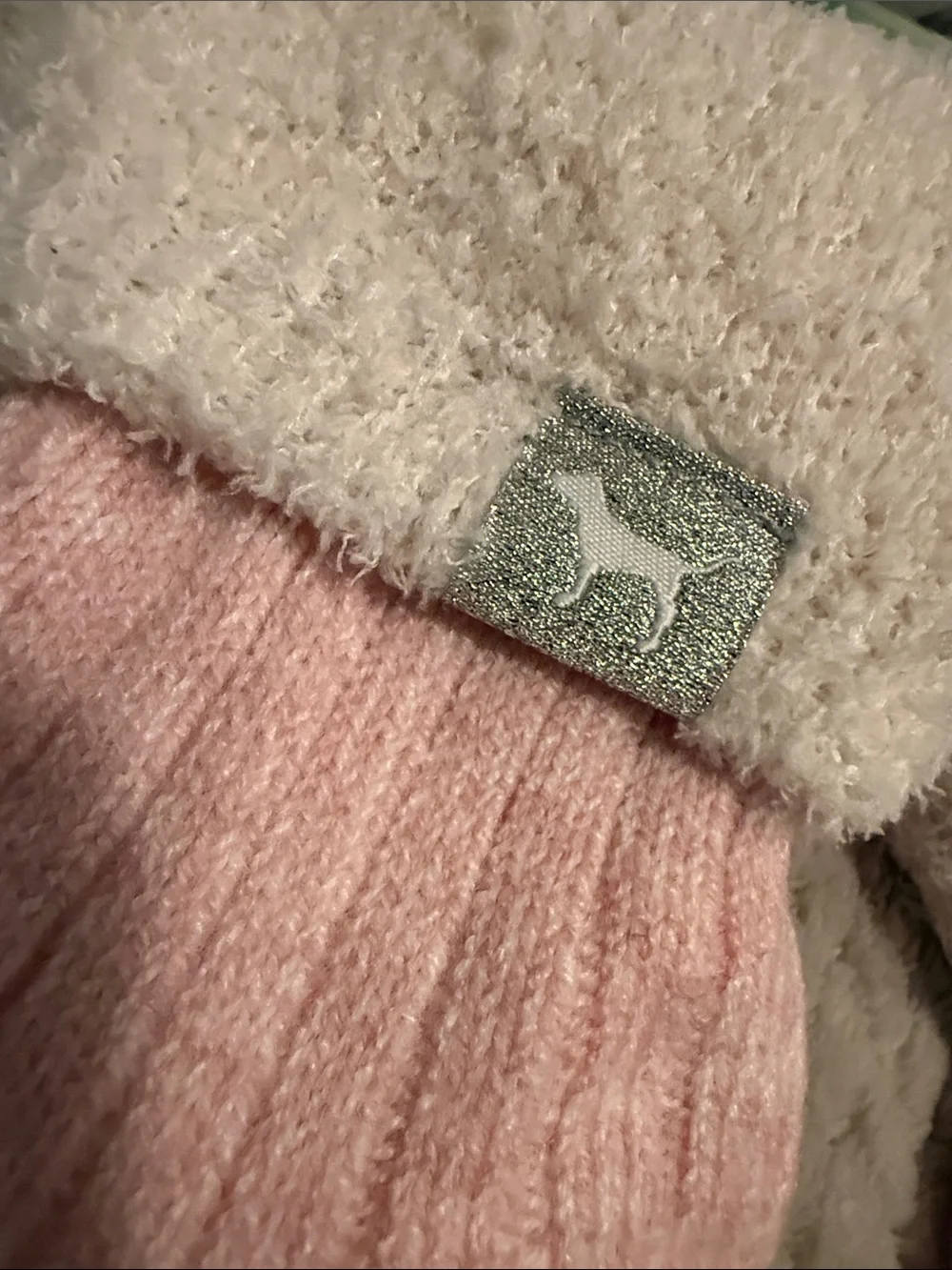 NWOT PINK Victoria's Secret Plush Crew Socks with hearts and dog logo at cuff.